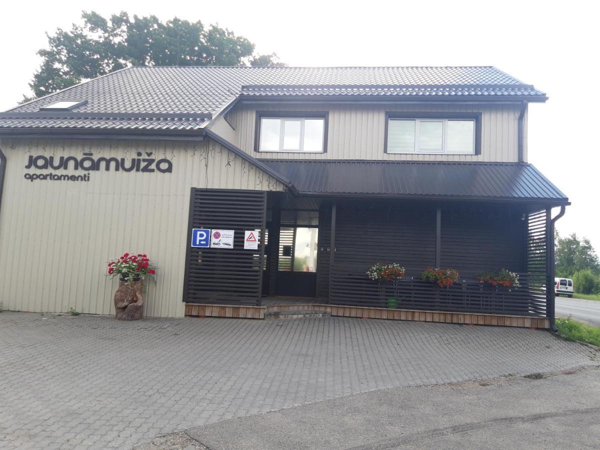 Jaunamuiza Apartamenti Valmiera Exterior photo
